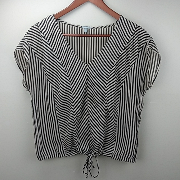 Charlotte Russe Tops - CHARLOTTE RUSSE Short Sleeve Blouse